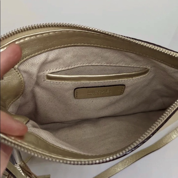 Michael Kors clutch bag. Very nice bag! Gold - Picture 11 of 16